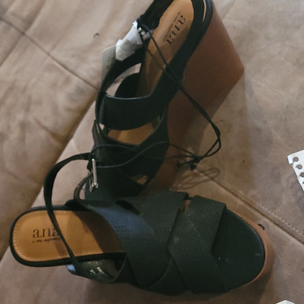 Women's shoes